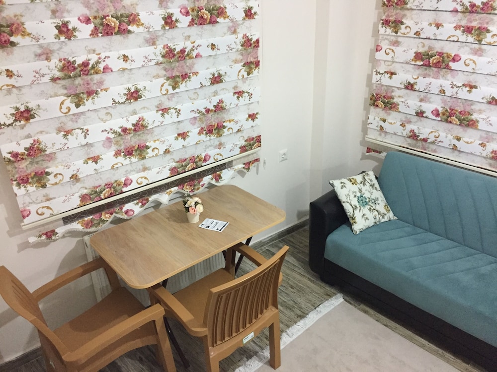 Derin Suit Apart 1 Rezervasyon