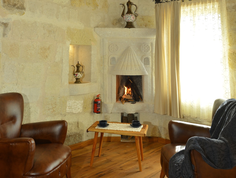 Seki Cave Cavusin Rezervasyon