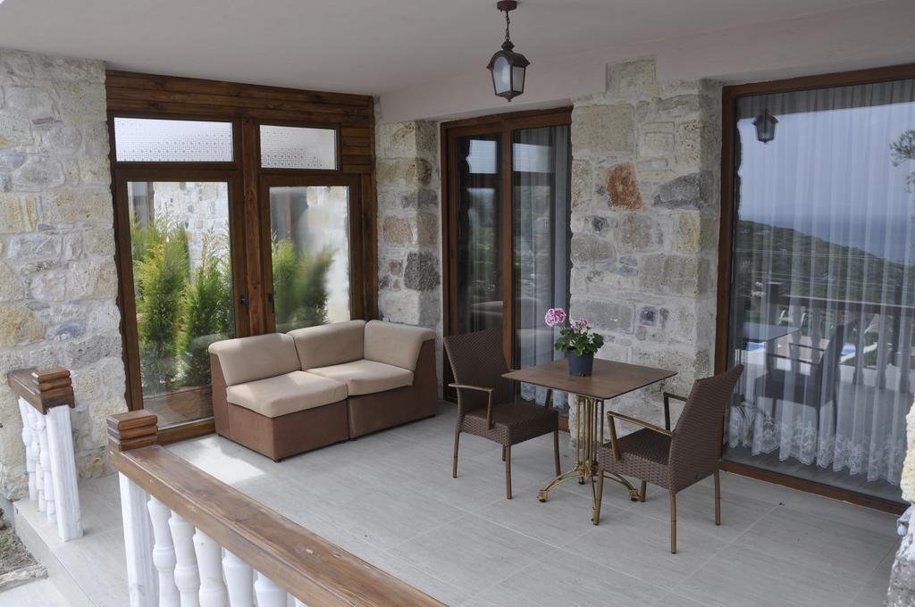 Tas Avlu Butik Otel Rezervasyon