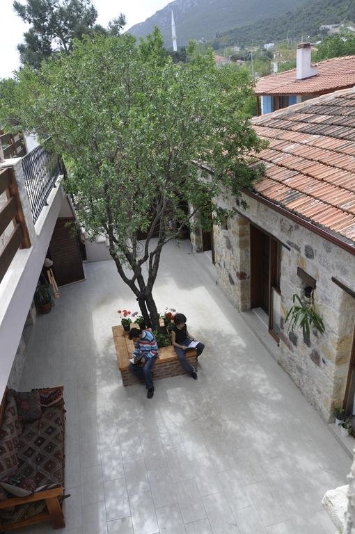 Tas Avlu Butik Otel Rezervasyon