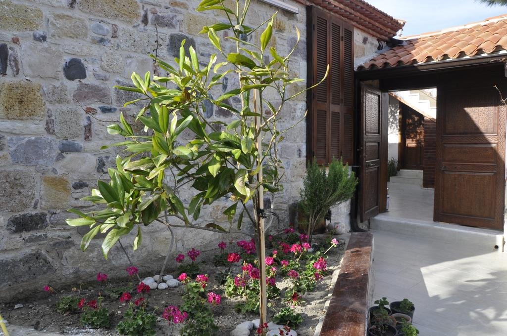 Tas Avlu Butik Otel Rezervasyon