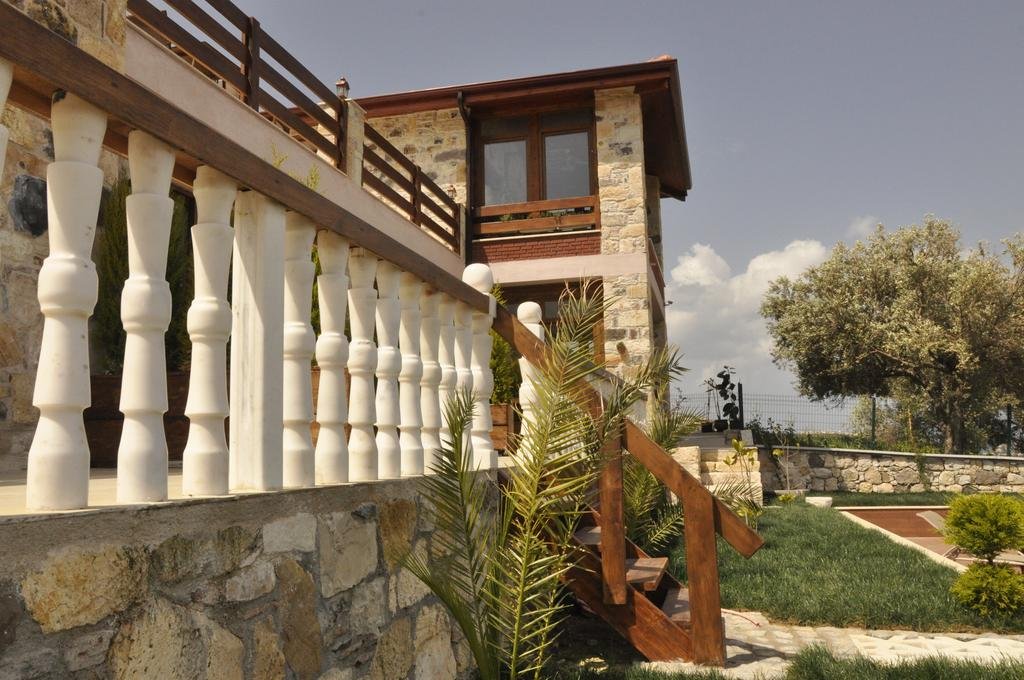 Tas Avlu Butik Otel Rezervasyon