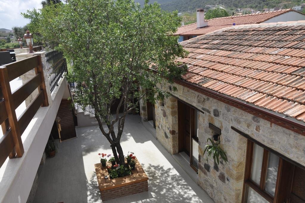 Tas Avlu Butik Otel Rezervasyon