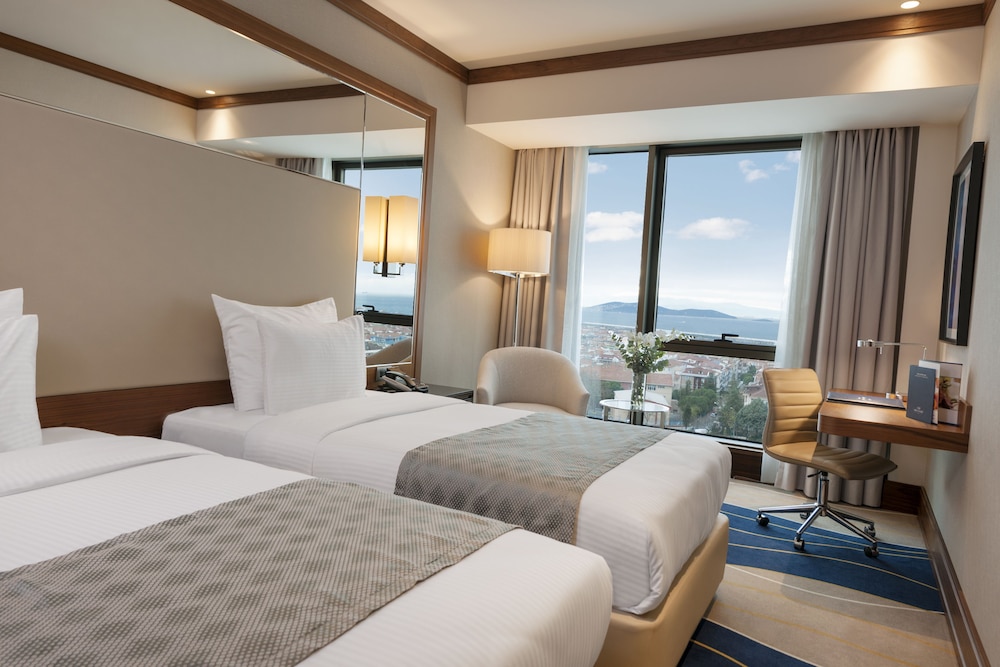 Elite World Grand Istanbul Küçükyali Rezervasyon