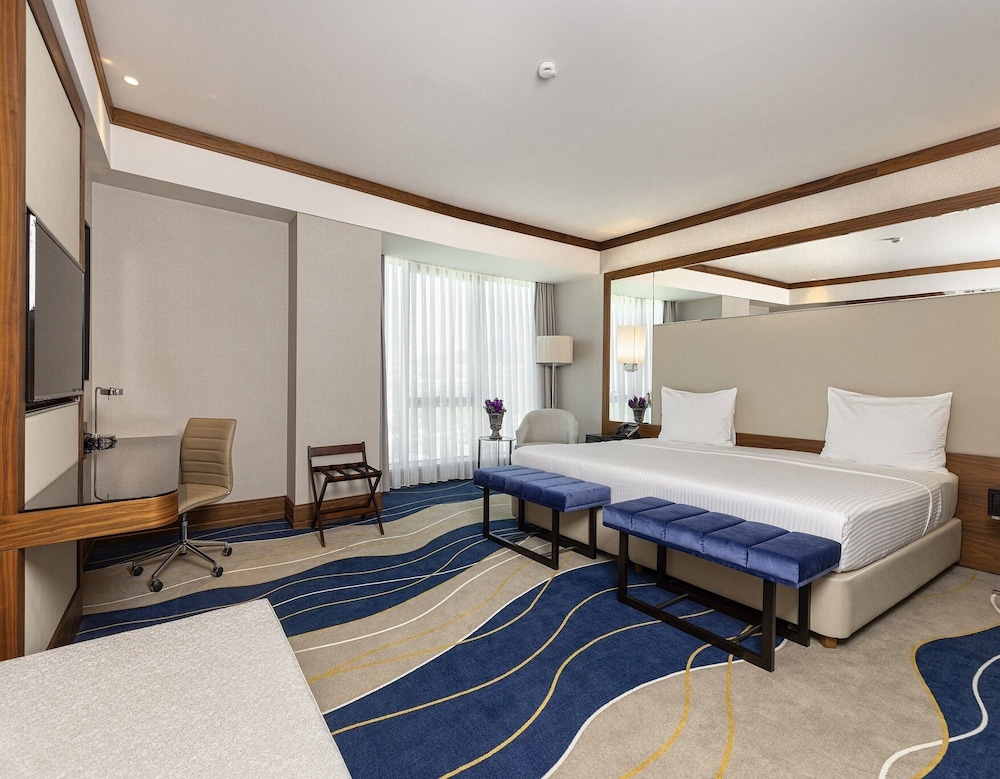 Elite World Grand Istanbul Küçükyali Rezervasyon