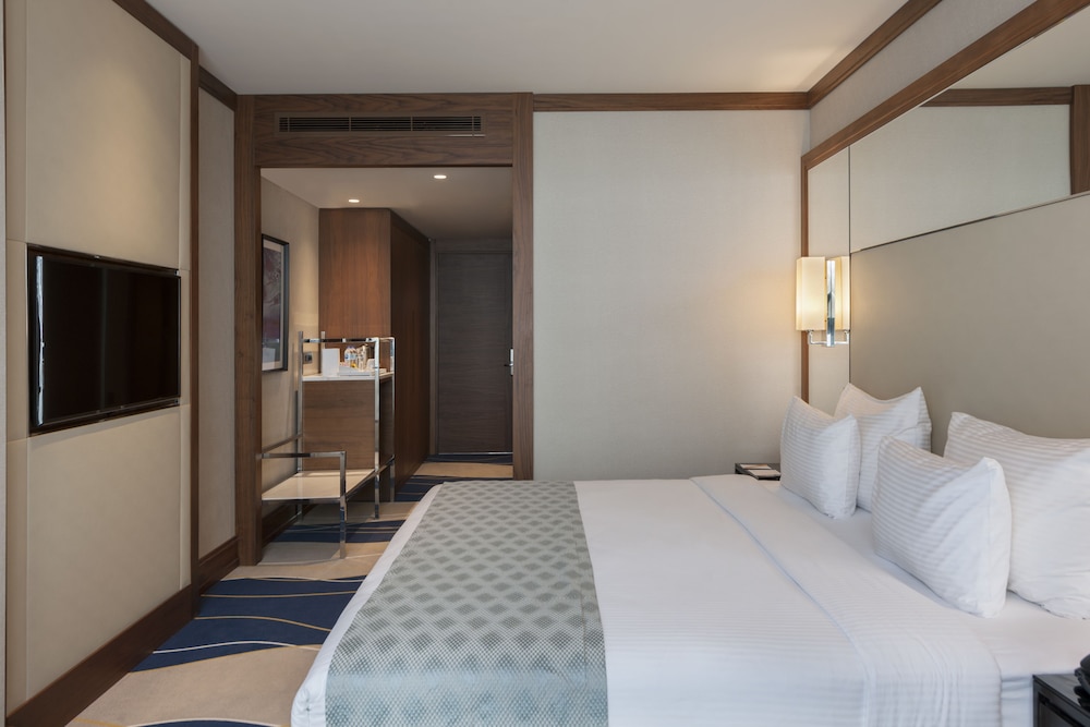 Elite World Grand Istanbul Küçükyali Rezervasyon