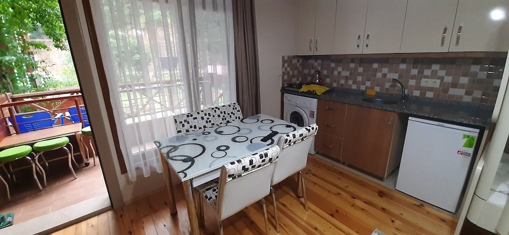 Haros Apart Hotel Rezervasyon