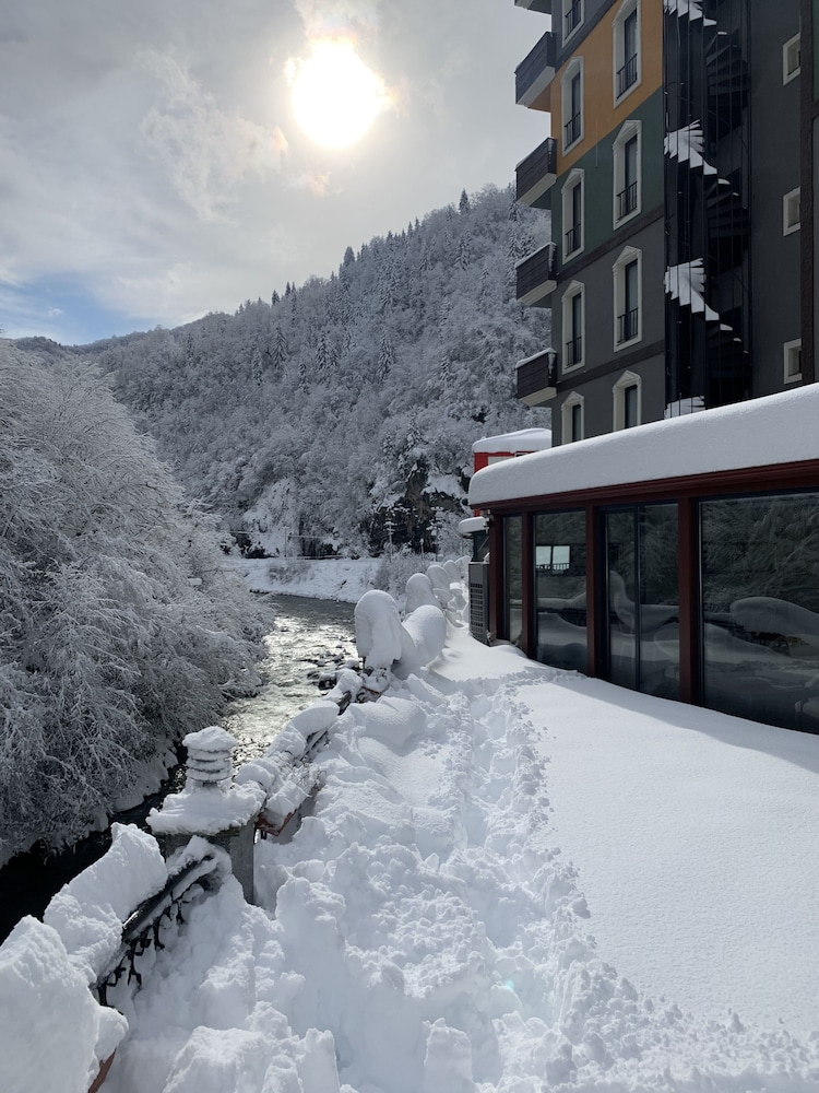 Pordanis Hotel Rezervasyon