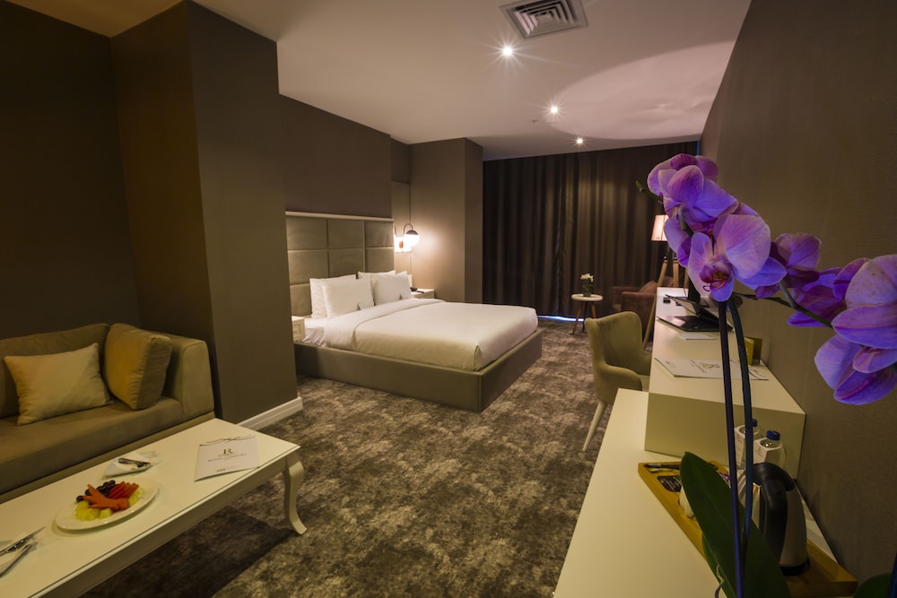 Royal Comfort Hotel Rezervasyon