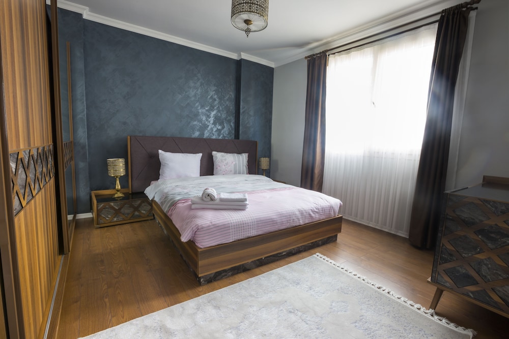 Royal Comfort Hotel Rezervasyon