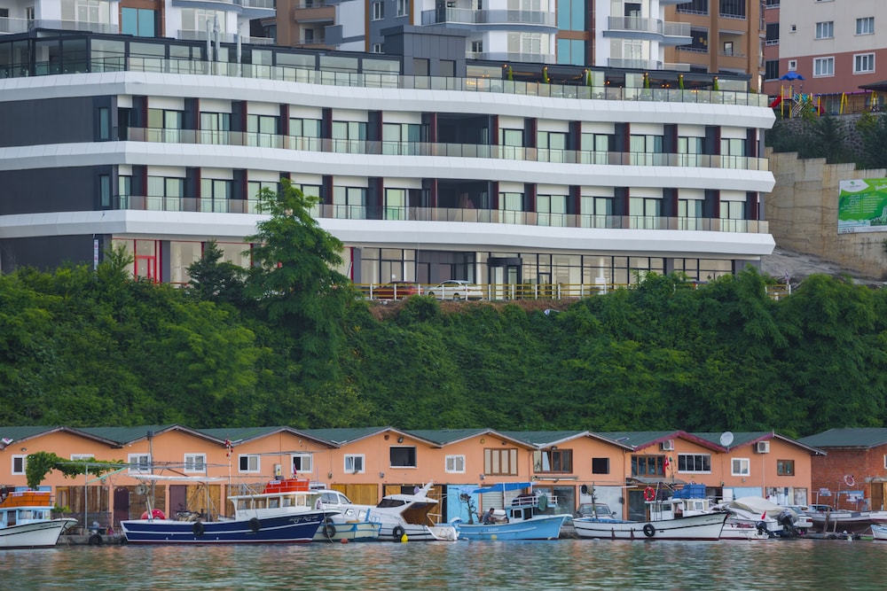 Royal Comfort Hotel Rezervasyon