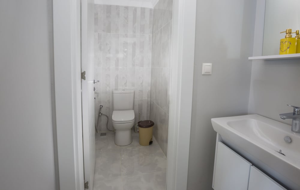 Royal Comfort Hotel Rezervasyon