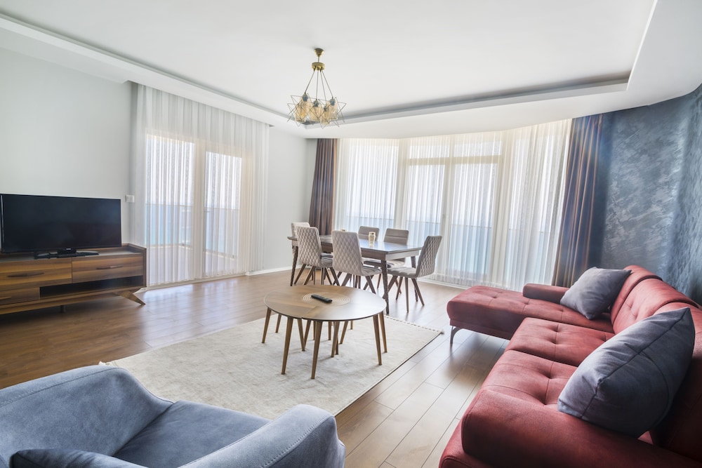 Royal Comfort Hotel Rezervasyon