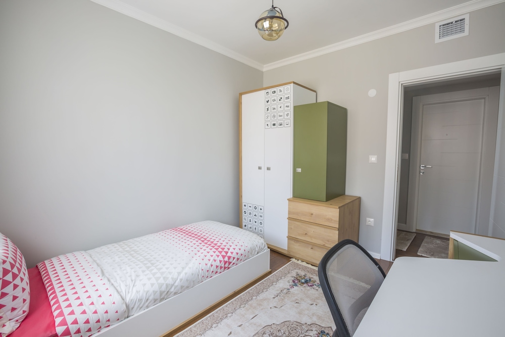 Royal Comfort Hotel Rezervasyon