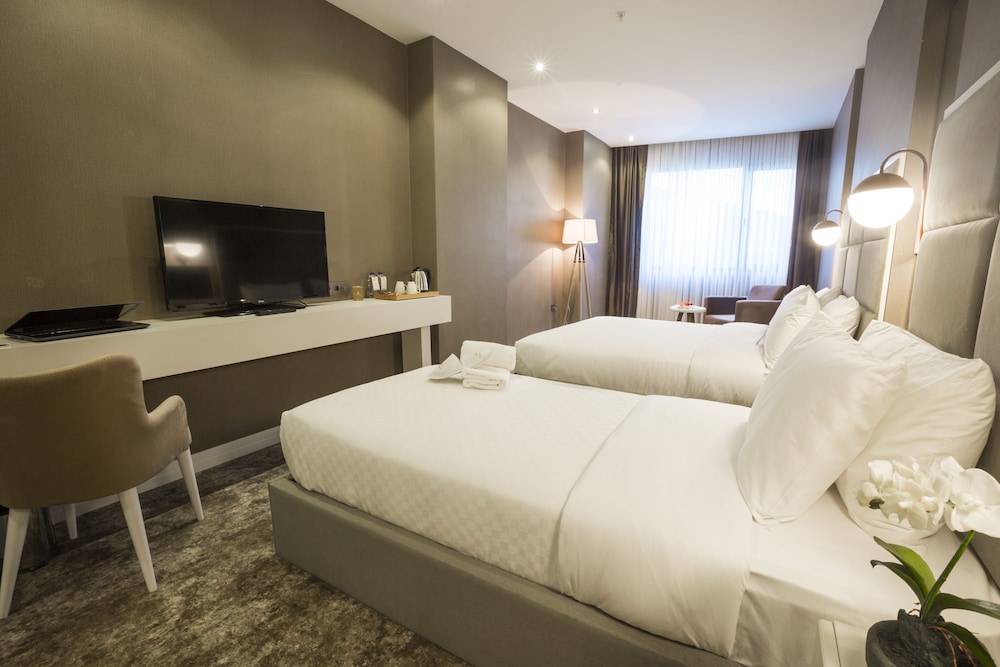 Royal Comfort Hotel Rezervasyon