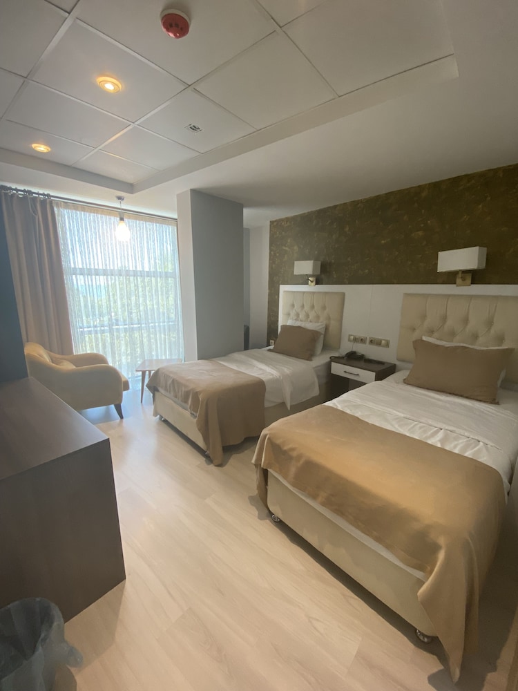 Alarga Premier Hotel Rezervasyon