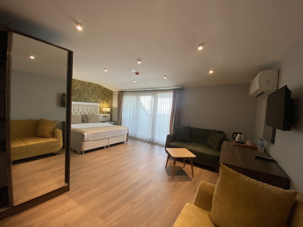 Alarga Premier Hotel Rezervasyon