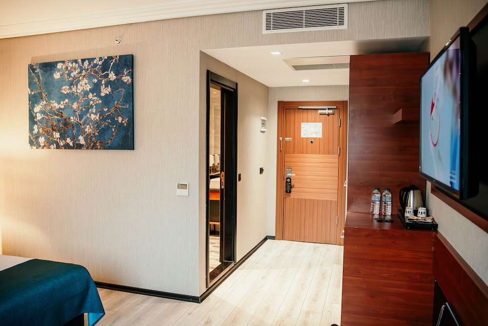 Grand Vaves Hotel Rezervasyon