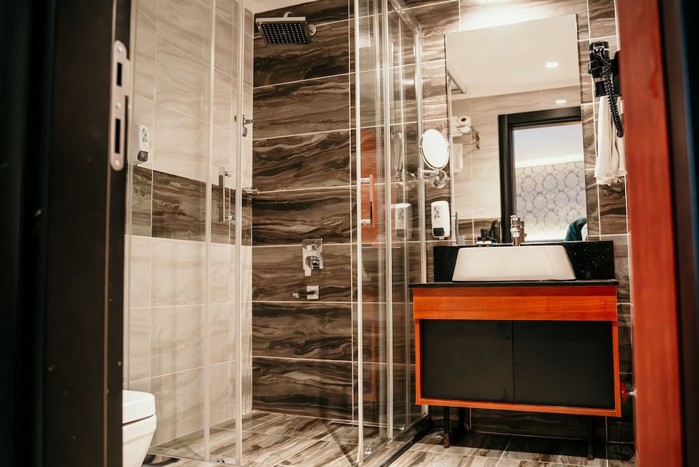 Grand Vaves Hotel Rezervasyon