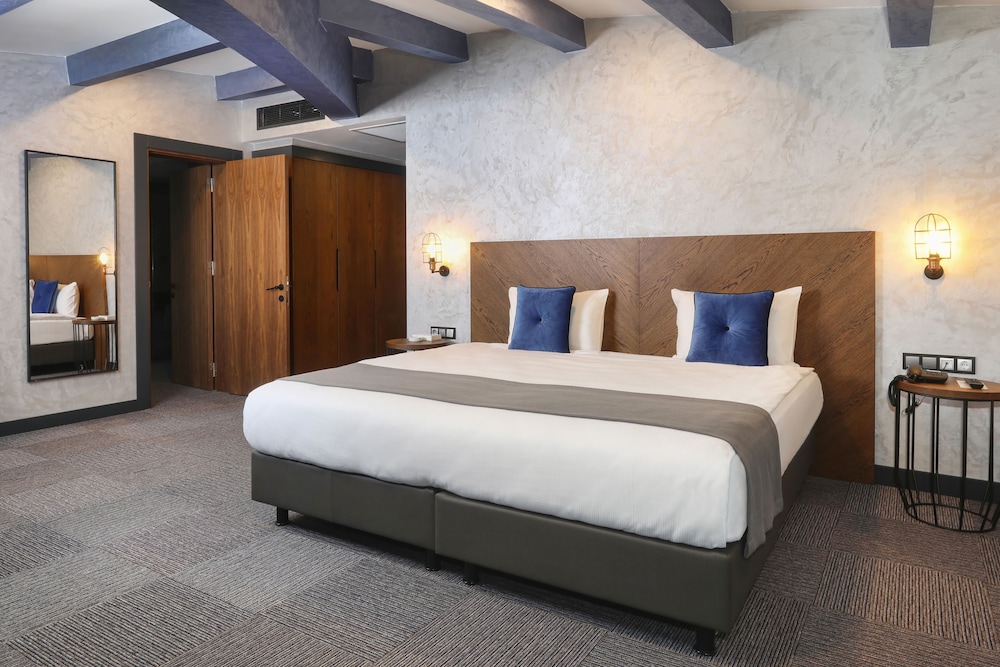 Hotel On7 Rezervasyon