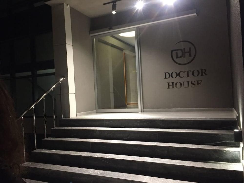 Doctor House Rezervasyon