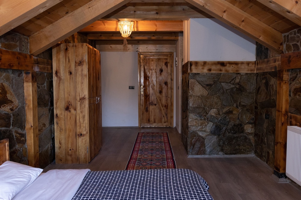 Hamsiköy Taş Otel Rezervasyon