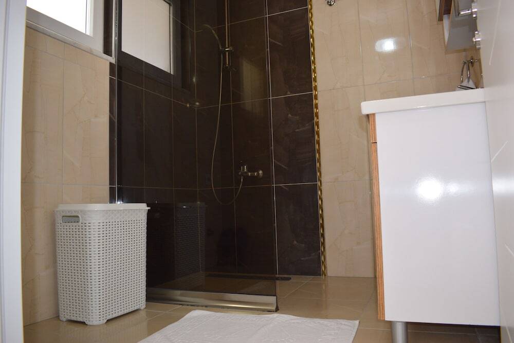 Zahi Hotel Rezervasyon