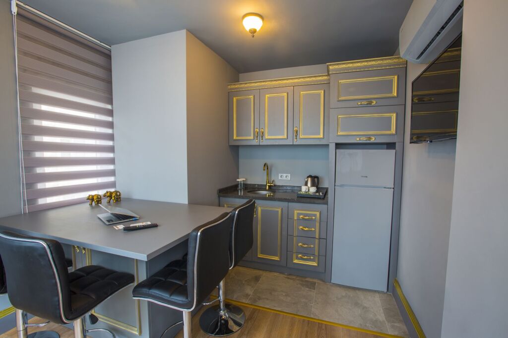 Real King Suit Otel Rezervasyon