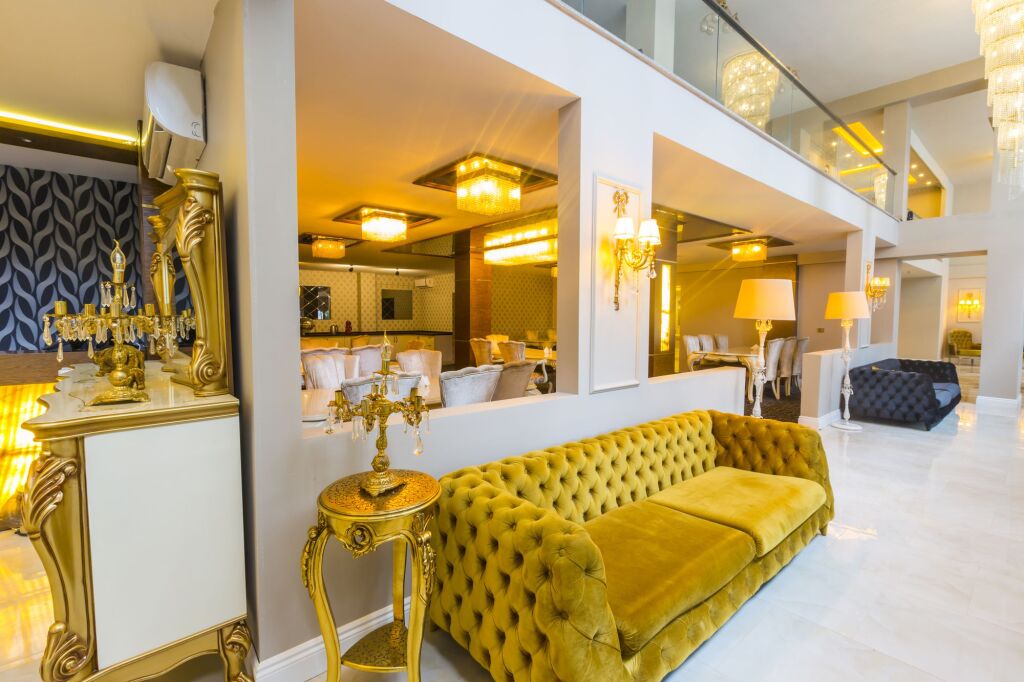 Real King Suit Otel Rezervasyon