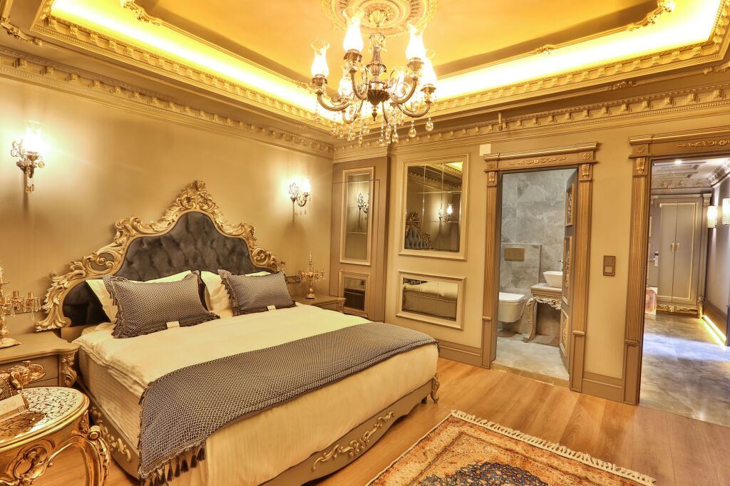Real King Suit Otel Rezervasyon