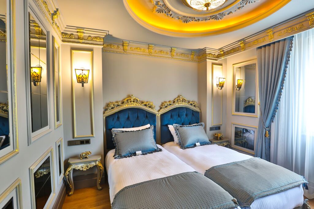 Real King Suit Otel Rezervasyon