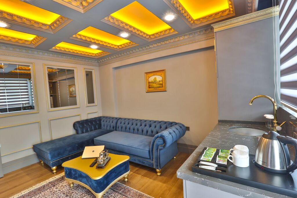 Real King Suit Otel Rezervasyon