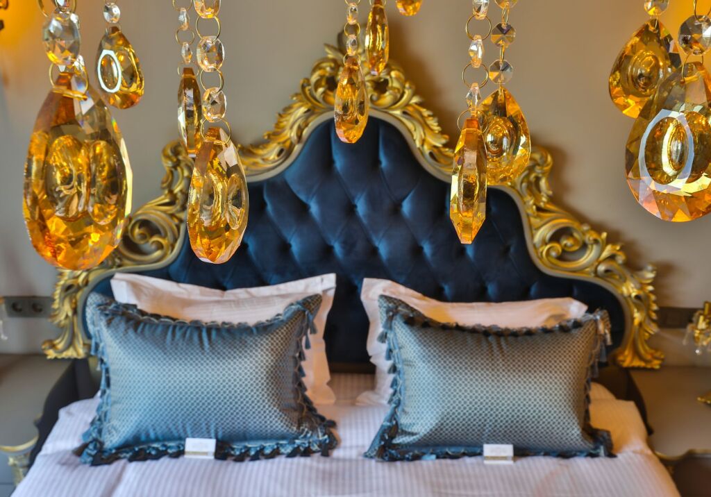 Real King Suit Otel Rezervasyon