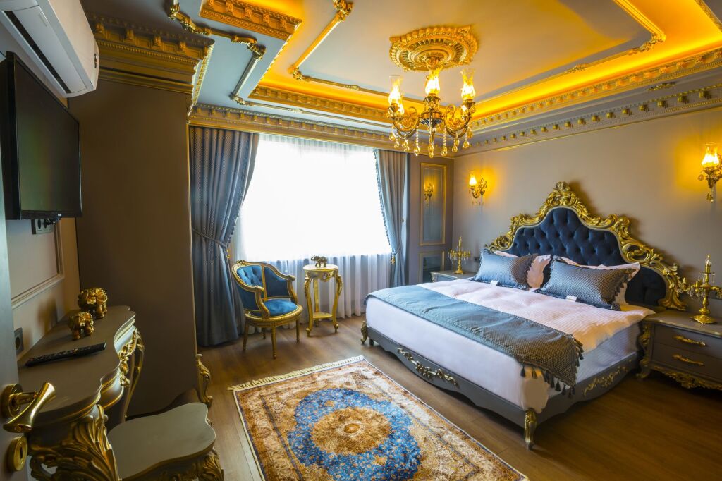 Real King Suit Otel Rezervasyon