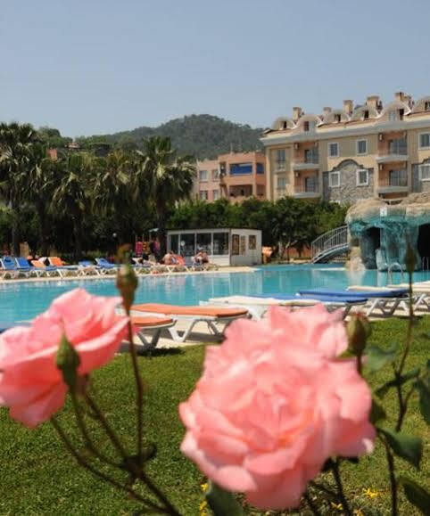 Club Caprice Suites Rezervasyon