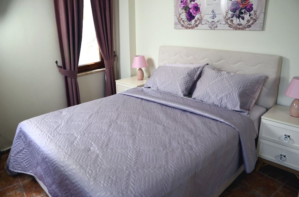 Metis Stone Home Rezervasyon