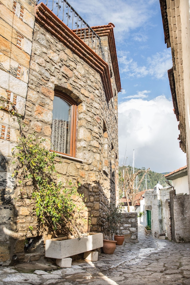 Metis Stone Home Rezervasyon