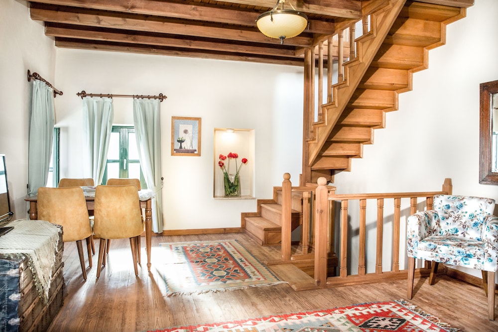 Metis Stone Home Rezervasyon