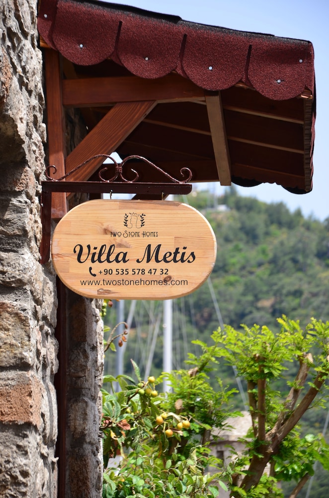 Metis Stone Home Rezervasyon