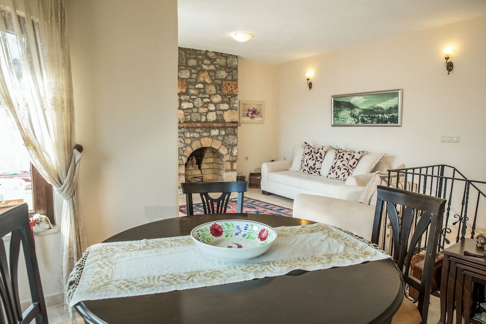 Metis Stone Home Rezervasyon