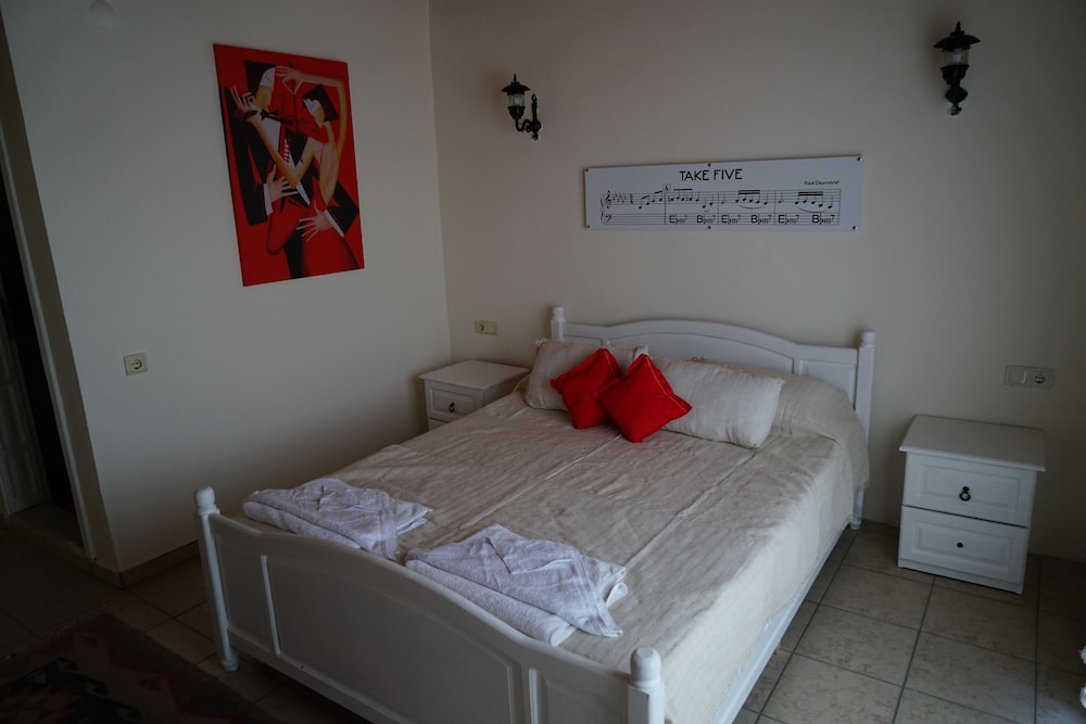 Piano Rooms Selimiye Rezervasyon