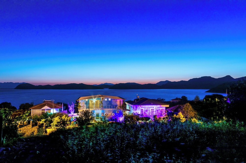 Derin Mavi Suit Butik Otel Rezervasyon