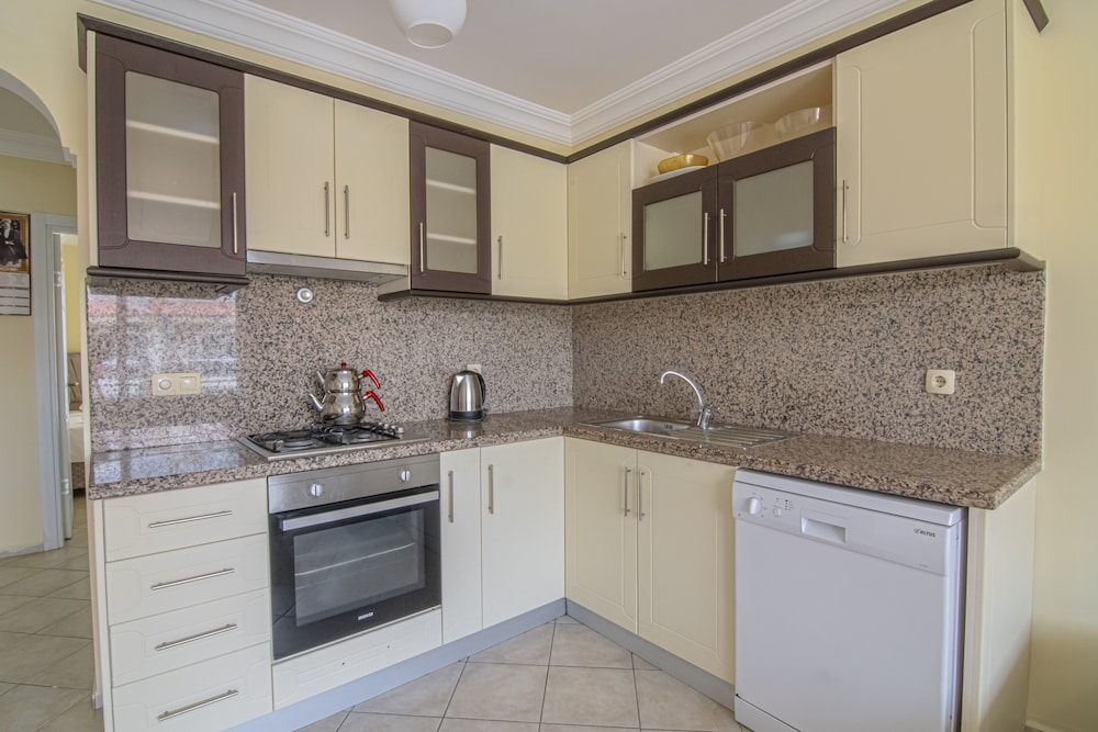 Lighthouse Apartments Rezervasyon