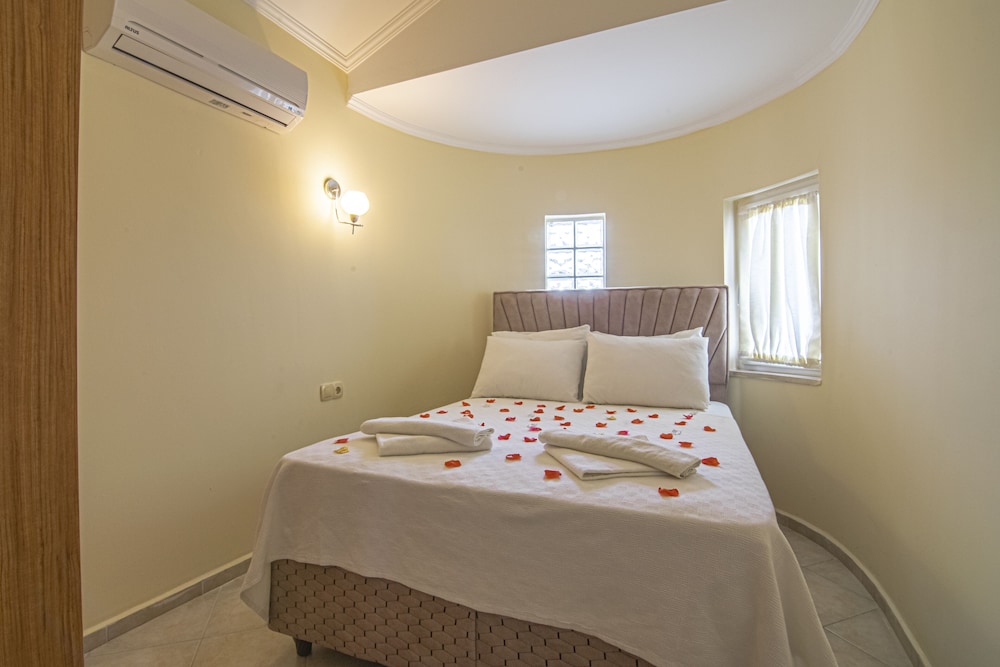 Lighthouse Apartments Rezervasyon