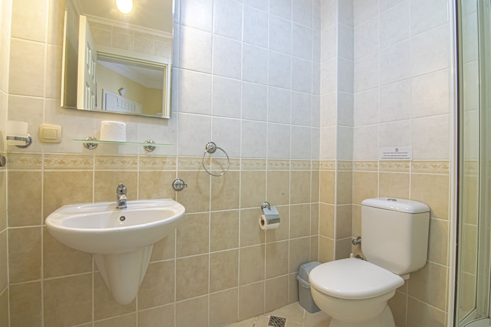 Lighthouse Apartments Rezervasyon