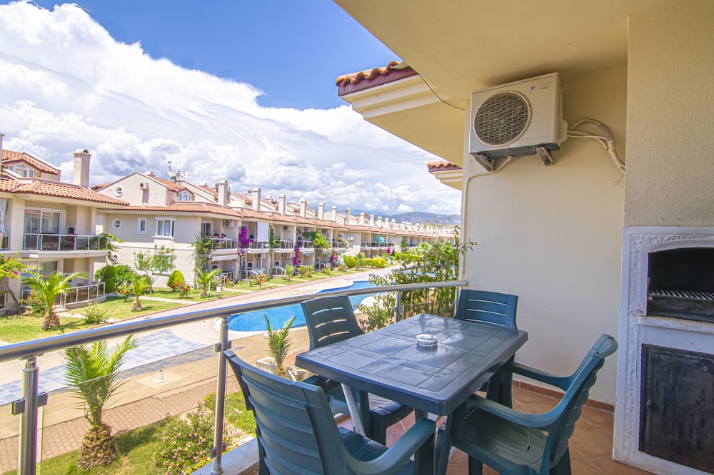 Lighthouse Apartments Rezervasyon