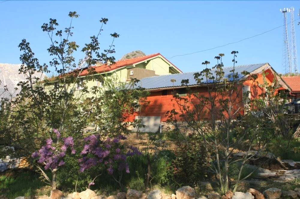 St. Paul Yol Pansiyon Rezervasyon