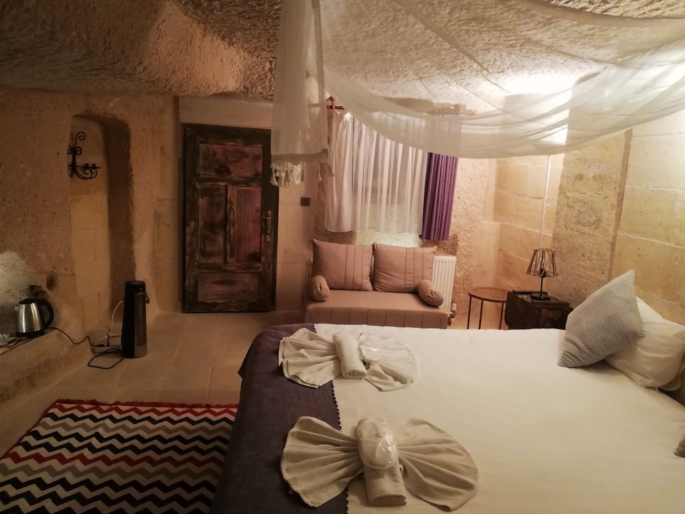 Cronos Cappadocia Cave Hotel Rezervasyon