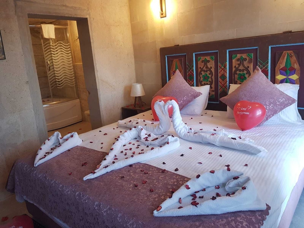 Cronos Cappadocia Cave Hotel Rezervasyon