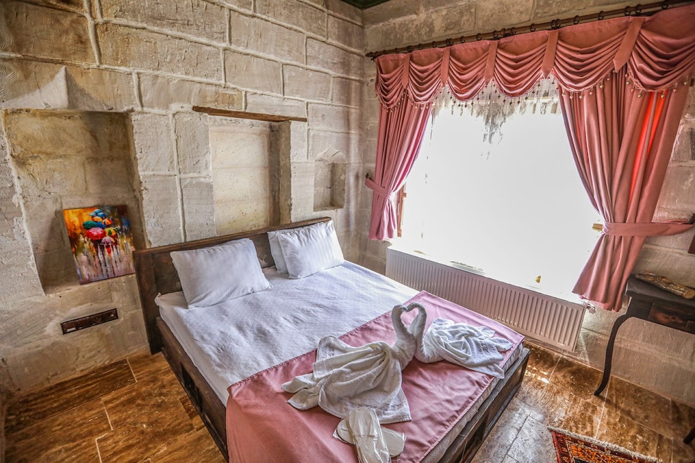 Mahperi Cappadocia Cave Suit Rezervasyon